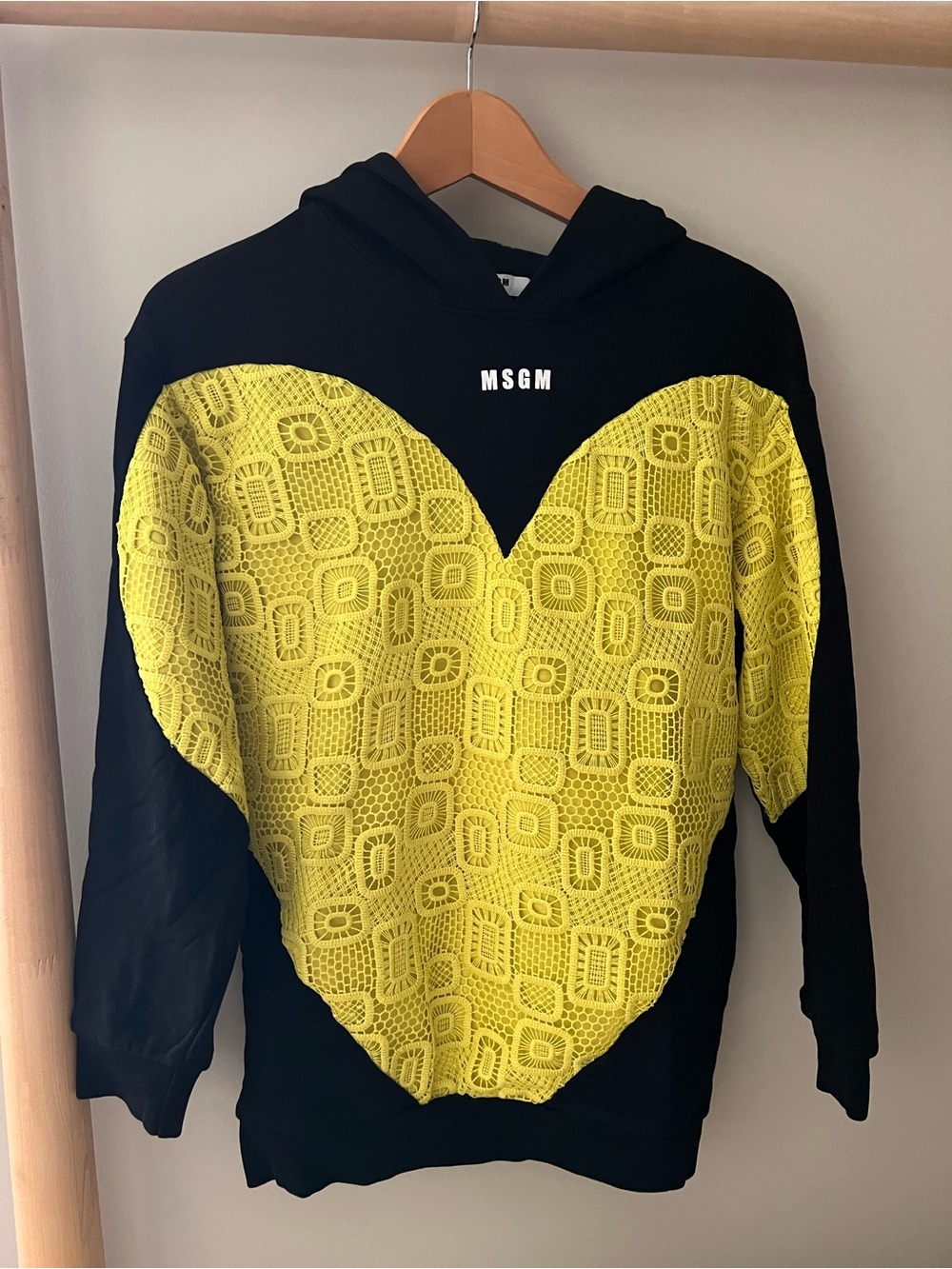MSGM KIDS black hoodie sweatshirt neon yellow crochet heart sz 12 years